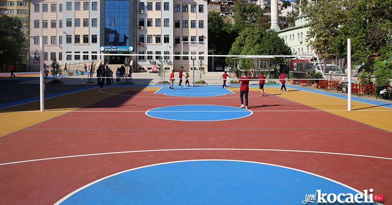 Büyükşehir’den 106 okula daha basketbol ve voleybol sahası