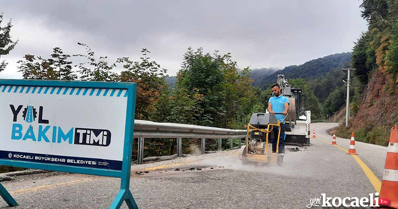 Yol Bakım Timi yolların bakım ve onarımını yapıyor