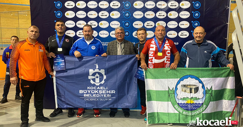 Güreşçiler Bulgaristan’da kürsünün zirvesinde