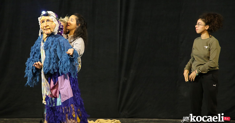 Dev kuklalar, çöp sorununu çocuğun gözünden anlatacak