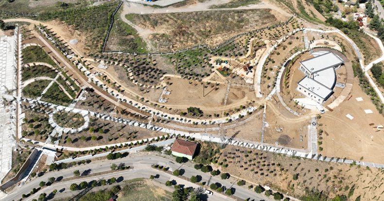 GÖLCÜK’ÜN YENİ SOSYAL YAŞAM ALANINA MUHTEŞEM KÜTÜPHANE