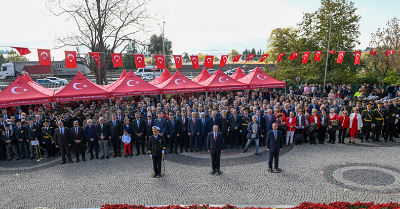 29 Ekim Cumhuriyet Bayramımızın 99. Yıl Dönümü Çelenk Sunma Töreni ile Başladı
