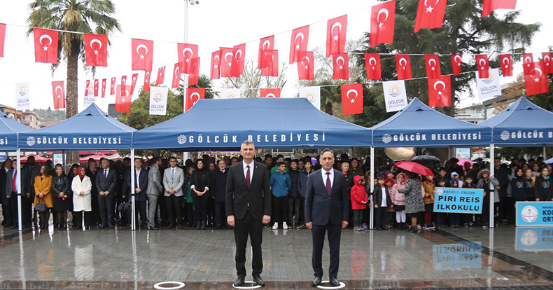 ÖĞRETMENLER GÜNÜ GÖLCÜK’TE TÖRENLE KUTLANDI