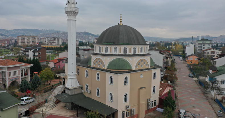Büyükşehir, Sanayi Mahallesi’ndeki caminin dış cephesini yeniledi