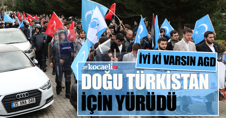 ÖĞRENCİLER DOĞU TÜRKİSTAN İÇİN YÜRÜDÜ