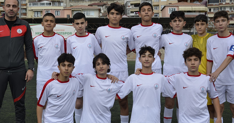 Körfez Gençlerbirliği U-14 namağlup şampiyon