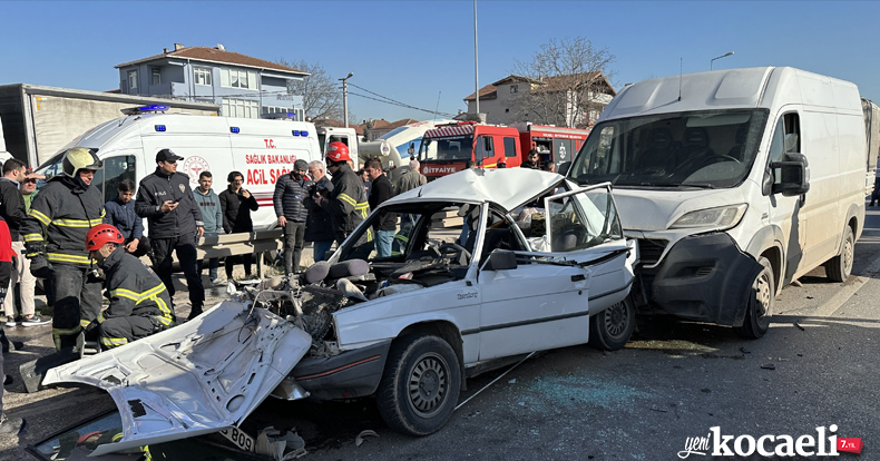 4 aracın karıştığı zincirleme kazada can pazarı