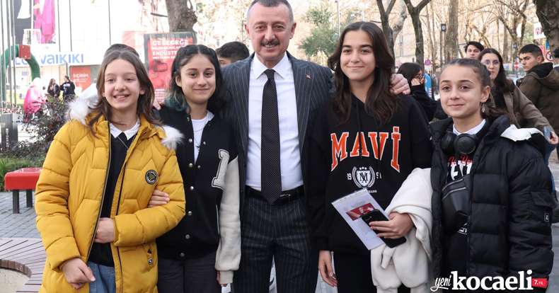 Büyükakın karne sevincine ortak oldu