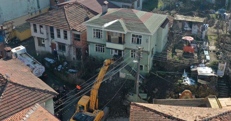 Bir yılda Kocaeli’de 100 bina yıkıldı
