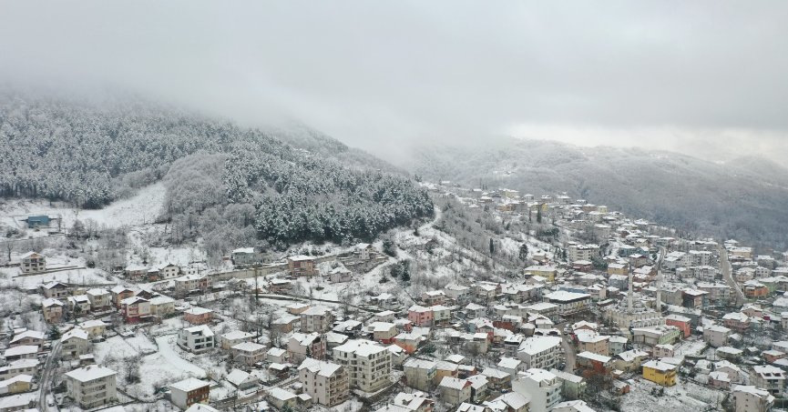 Başiskele’nin Yüksek Kesimlerinde Karla Mücadele Başladı