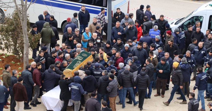 Belediye personeli gözyaşları arasında toprağa verildi