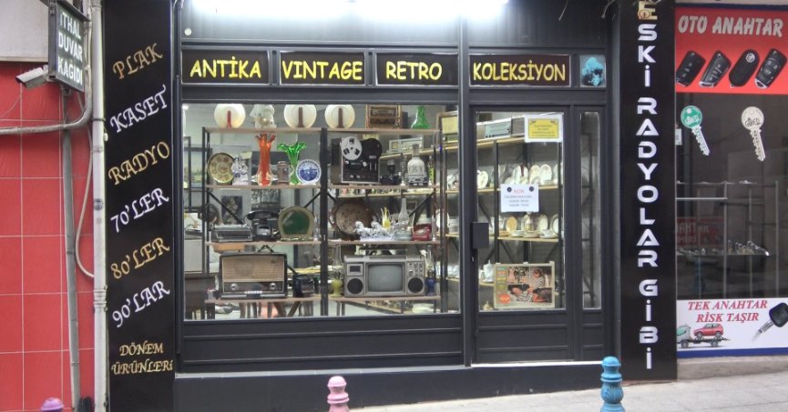 Bu dükkanın her rafı nostalji kokuyor