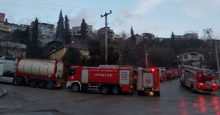 Tek katlı boş evde yangın çıktı