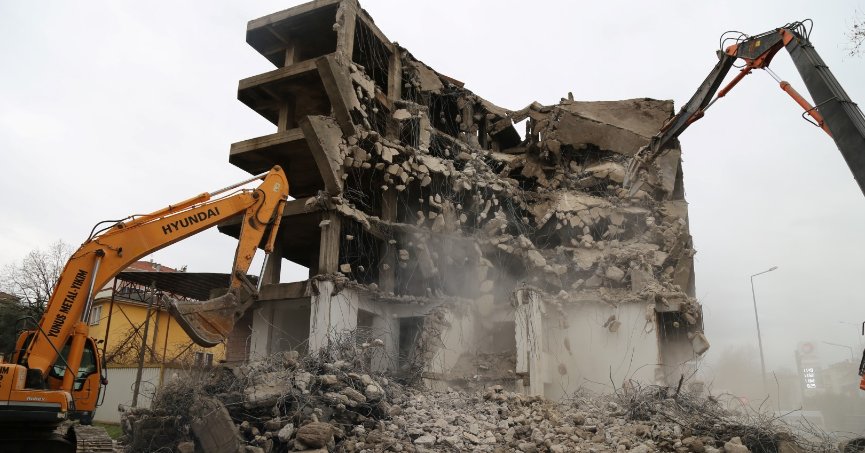 Kocaeli'de 1 yılda 100 bina yıkıldı