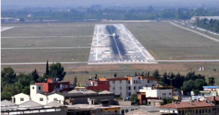 Deprem bölgesindeki üç havalimanı uçuşlara kapatıldı