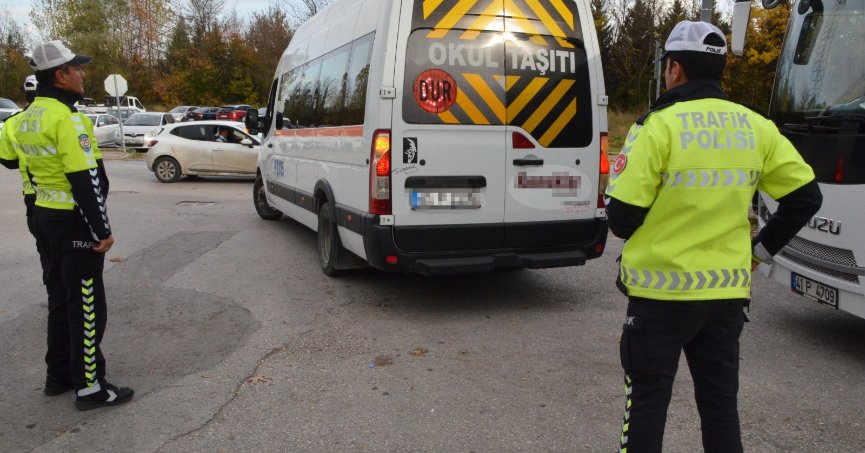 Okul çevrelerinde yapılan denetimde göz açtırılmadı