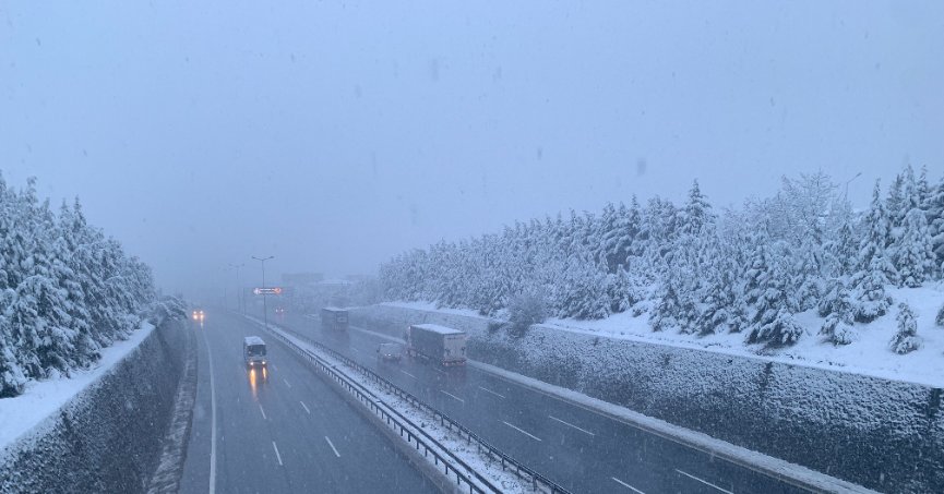 Kocaeli'de kar yağışı etkili oluyor