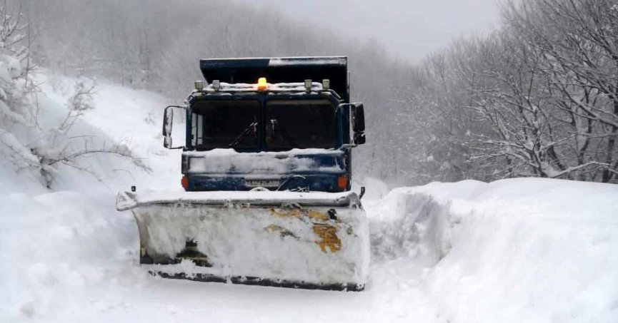 Büyükşehir, 275 araç ve 730 personelle karla mücadele ediyor