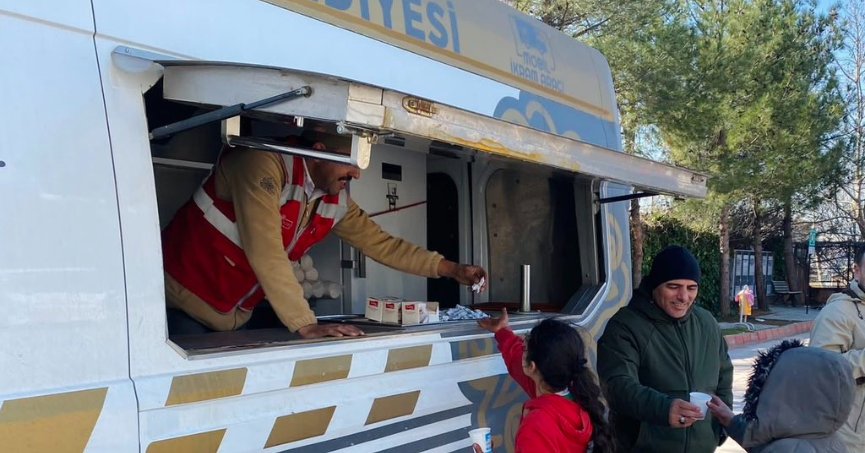 Körfez Belediyesi tüm imkanlarıyla deprem bölgesinde