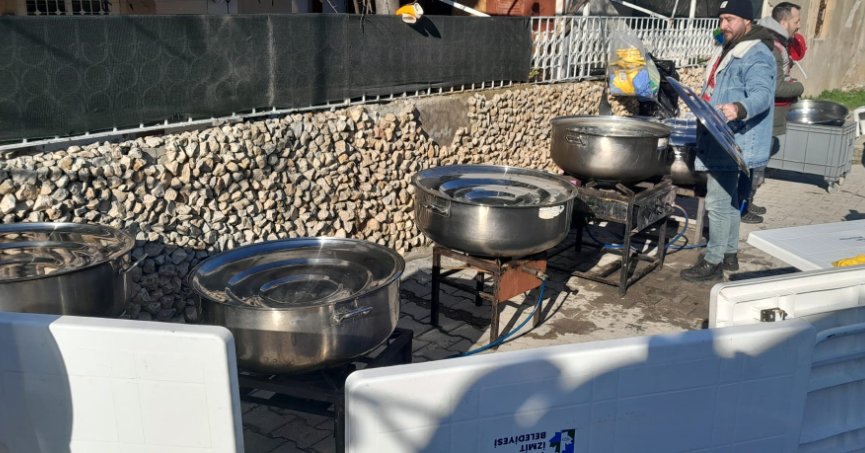 Depremzedeler için 20 bin öğün sıcak yemek çıkaracaklar
