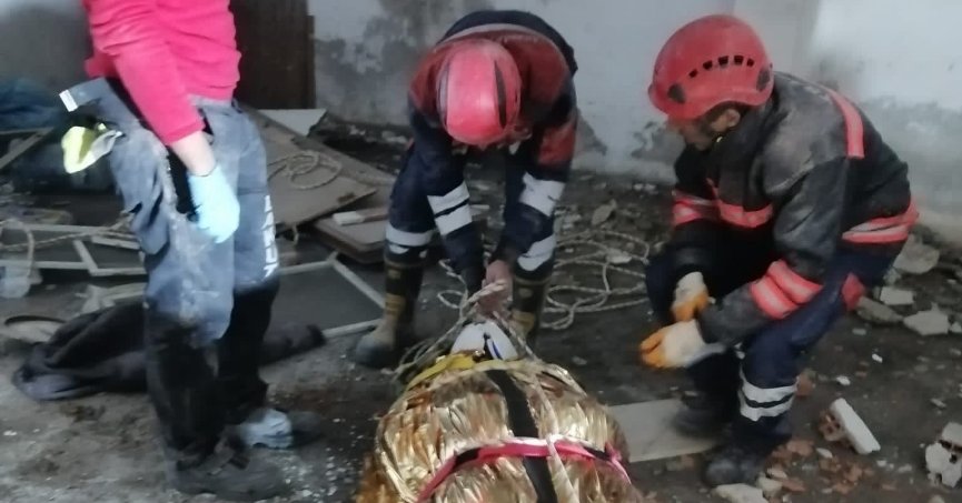 “Çok susadım çabuk olun” diyen minik Ayşenur ile annesini depremin 5. gününde kurtardılar