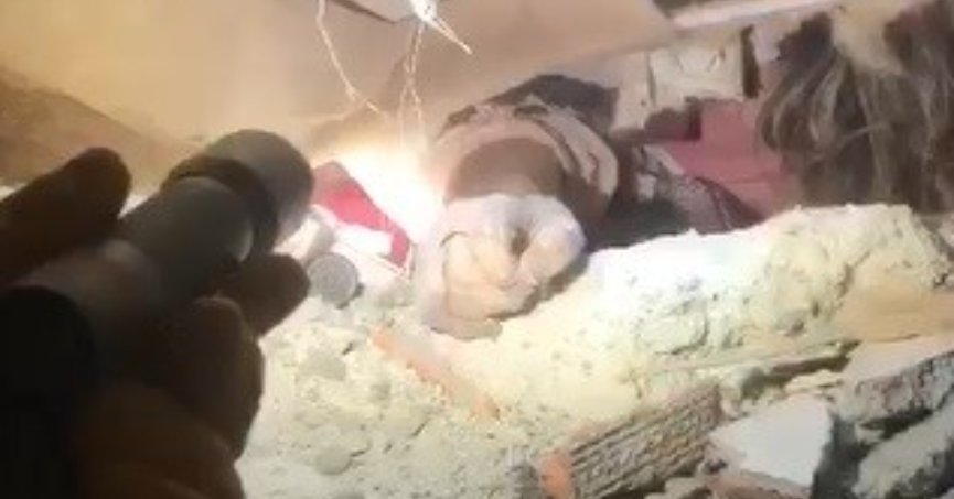 Depremin 100. saatinde umut tazeleyen kurtuluş