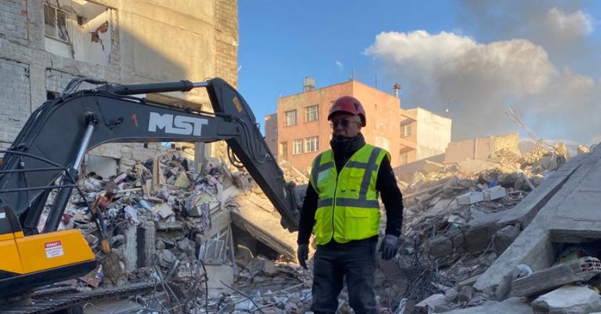 HAMİT KUŞ'UN ABLASI DEPREMDE HAYATINI KAYBETTİ!