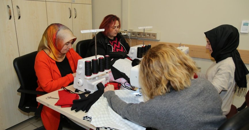 Büyükşehir’in bayan personelinden gönülleri ısıtacak hareket