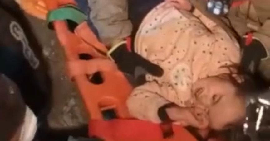 Hatay'da 141. saatte anne ve 5 yaşındaki kızı enkazdan çıkartıldı