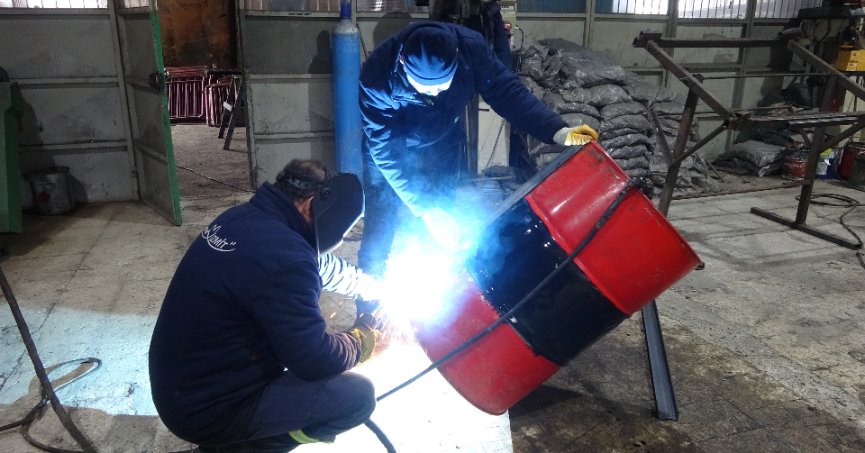 Variller depremzedeler için sobaya dönüşüyor