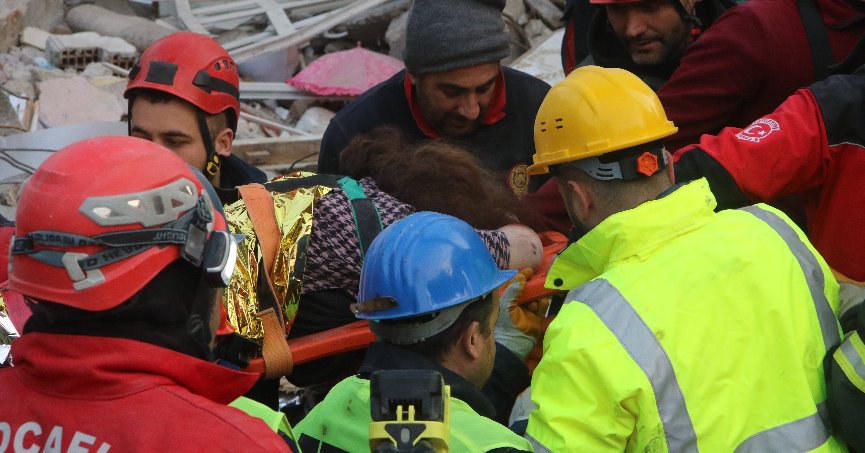 63 yaşındaki Hafsa teyzenin ilk isteği ‘su’ oldu