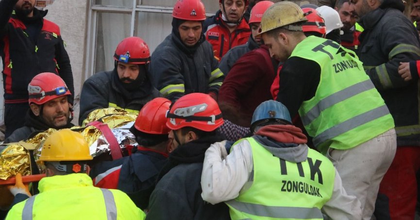 Depremin 158. Saatinde 63 Yaşındaki Hafsa Teyze Kurtarıldı   