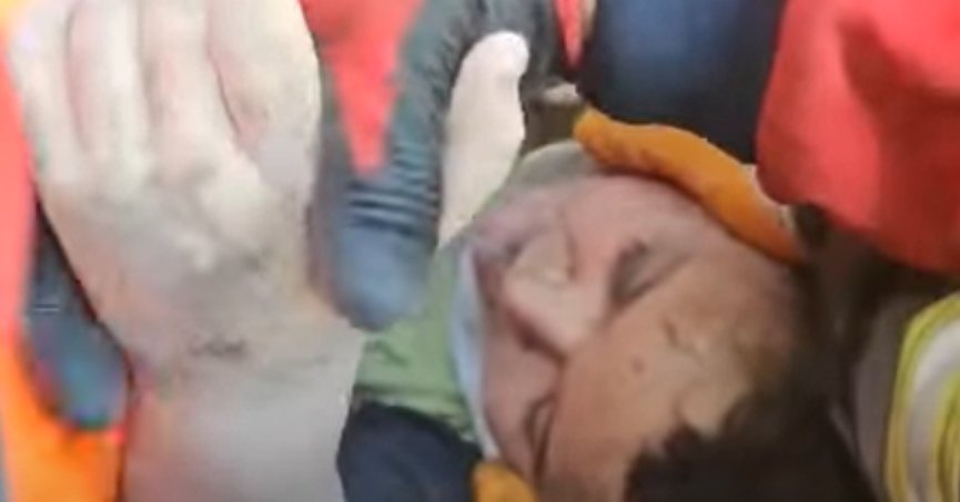 Kocaeli ekibi Kaan'ı da enkaz altında bırakmadı