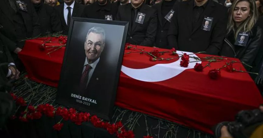  Deniz Baykal'a son veda 