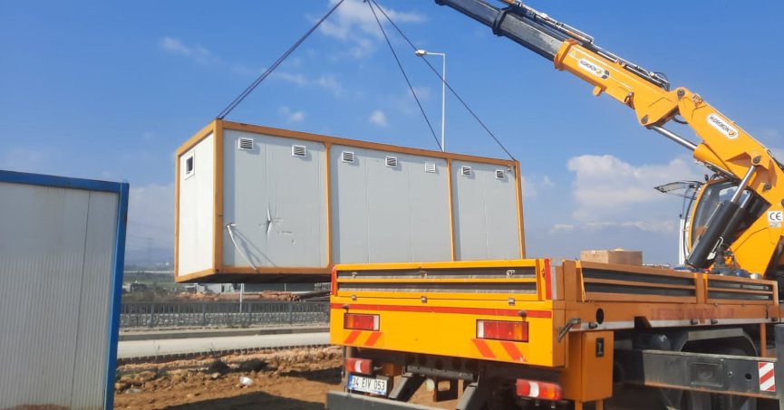 Hatay Defne’de çadır kent ve sahra hastanesi kurulumuna başlandı