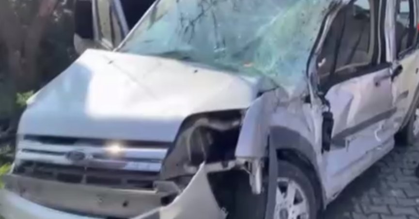 Yolcu dolu tur otobüsü ile hafif ticari araç çarpıştı: 7 yaralı