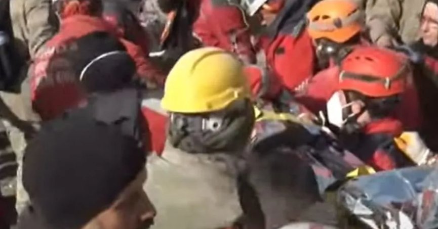 222. saatte bir kişi daha sağ çıkarıldı