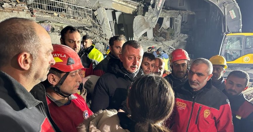 Büyükakın: Bu ekibin alnından öpüyorum