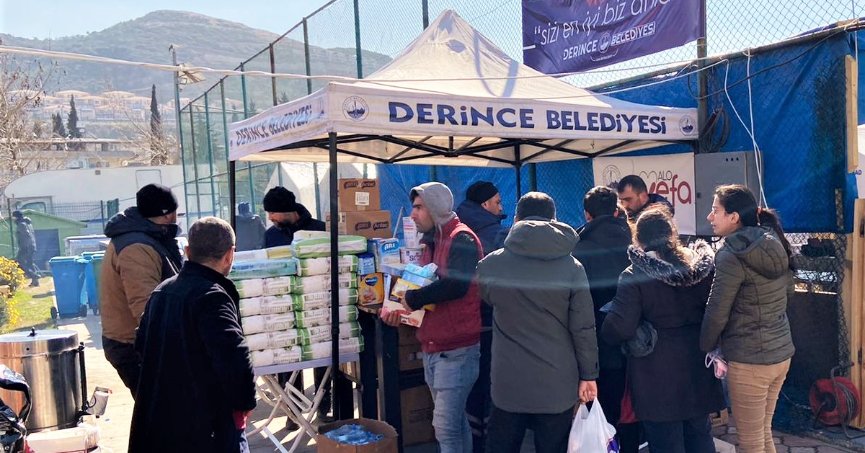Deprem Bölgesinde Yaralar Sarılıyor