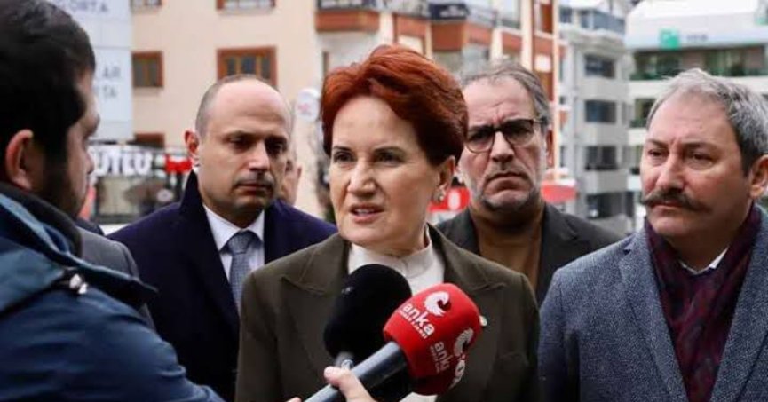 Akşener’den deprem isyanı: “Bir kişi istifa etmez mi kardeşim”