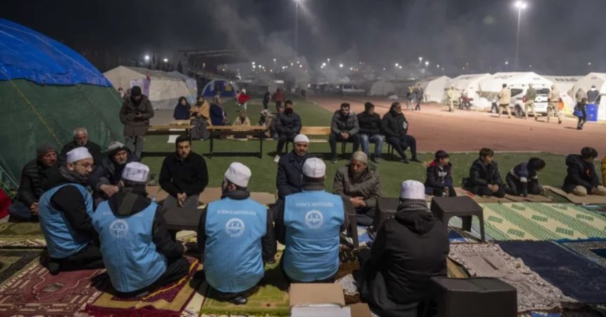 Afet Bölgesinde Kandil Gecesi