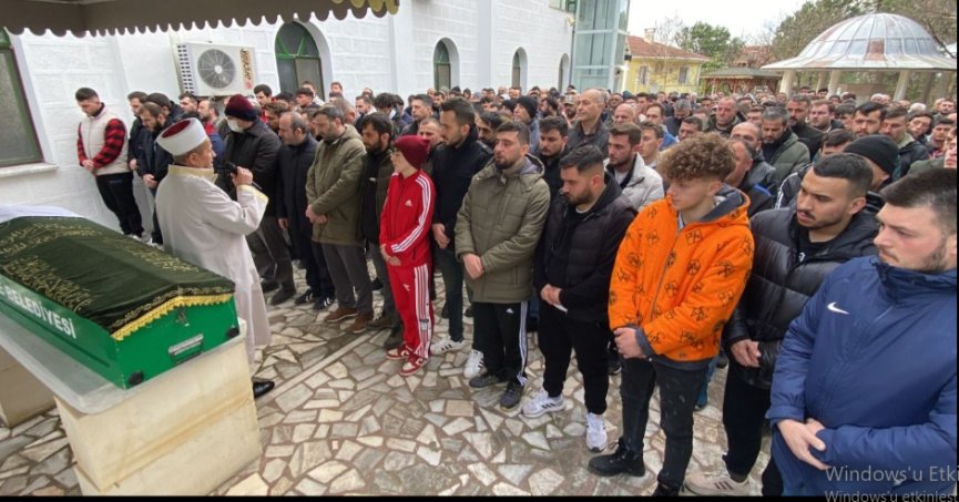 TEM'de lastik değiştirirken canından olan arkadaşlar son yolculuklarına uğurlandı