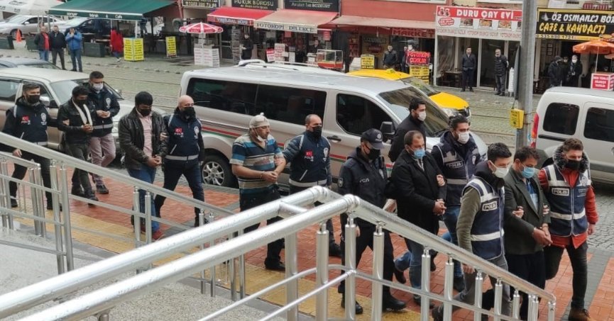 Cinayet işlenmiş evler kundaklanmıştı, 4 sanıktan biri tahliye edildi