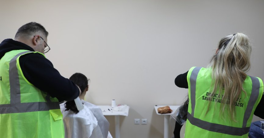 Büyükşehir’in kuaförlük hizmetiyle moral buldular