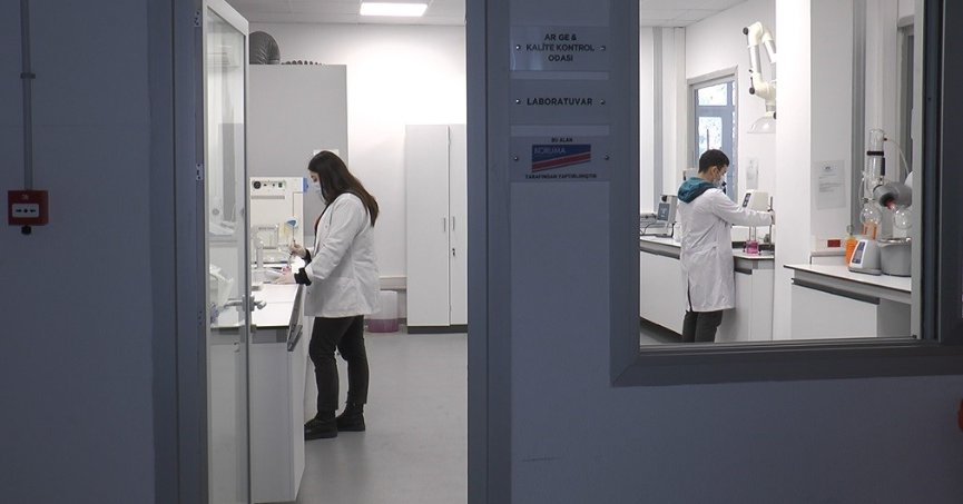 Çalışanlar fabrika işçileri değil, lise öğrencileri