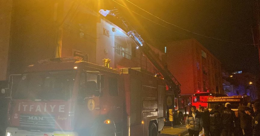 Darıca'da çatı yangını