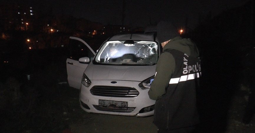 Polis memuruna çarpıp ağır yaraladı