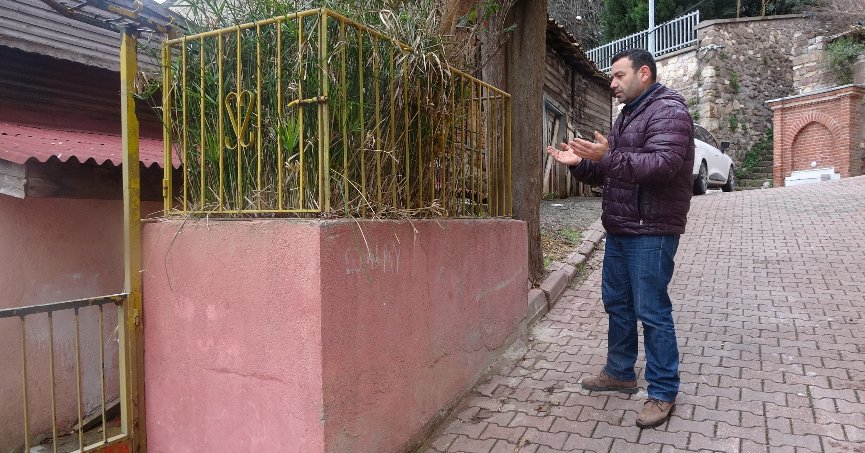 Gizemli türbe merak uyandırıyor