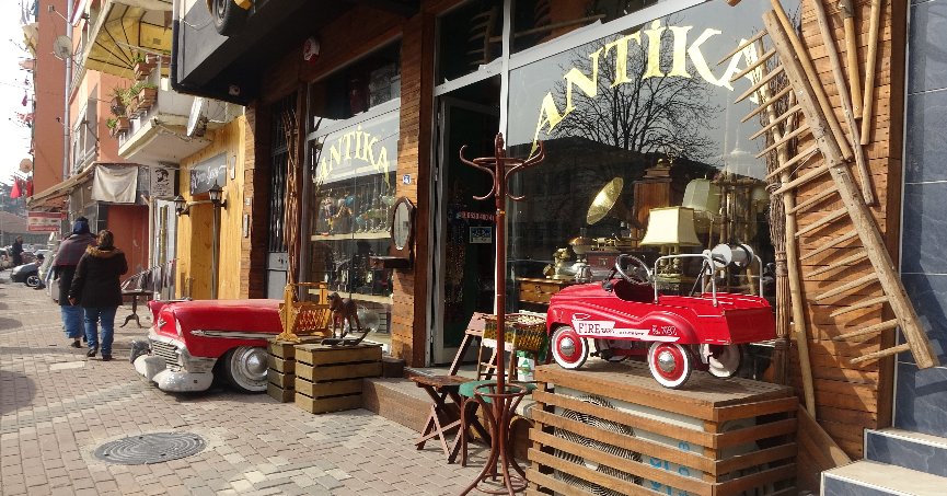 Antika aşkı dükkan açtırdı