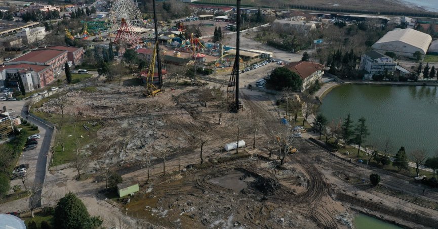 İzmit Millet Bahçesinde çalışma devam ediyor